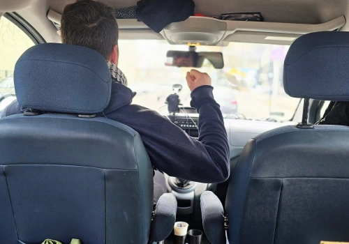 Testosteron buzuje, czyli agresja na drodze. Straszenie mandatami nie zawsze skuteczne!