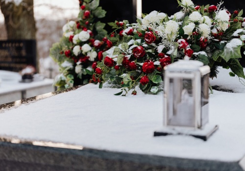 O zmarłych dobrze albo wcale. Jeszcze chwila i zaczniemy idealizować morderców