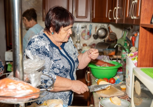 Karmią piersią, przy stole nie mają spokoju. 
