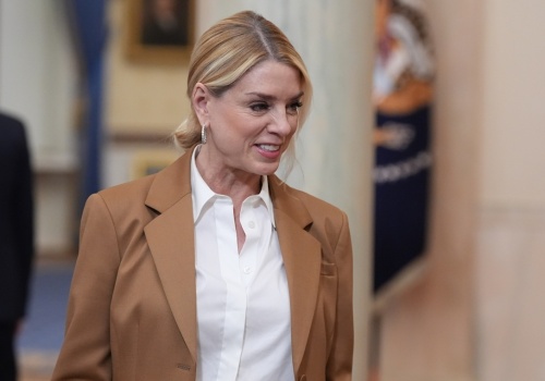 Donald Trump zwolnił prokurator generalną Pam Bondi!