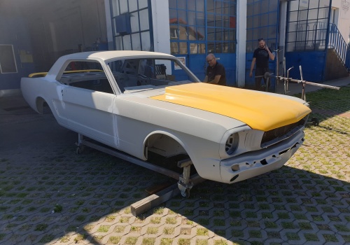 Ford Mustang 1967 po renowacji – indywidualny projekt z unikalnym wykończeniem