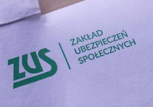 Blisko 400 zł co miesiąc dla seniorów. Ważny jest rok urodzenia