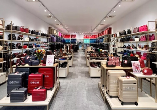 Wojna Trumpa uderza w handel i podróże. Polska sieć sklepów traci klientów