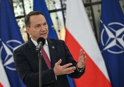 Sikorski uderza w Nawrockiego. 