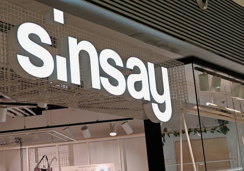 Skórzane czółenka za mniej niż 100 zł? Model z Sinsay podbija trendy. Co w CCC?