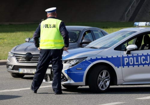 Nowa akcja policji na Wielkanoc. Drogówka właśnie stoi z batem na kierowców