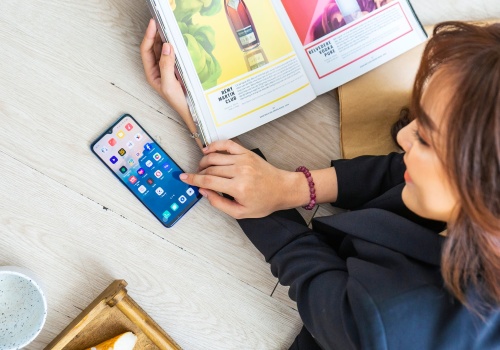 Wybieramy smartfon do 2500 złotych – kwiecień 2026