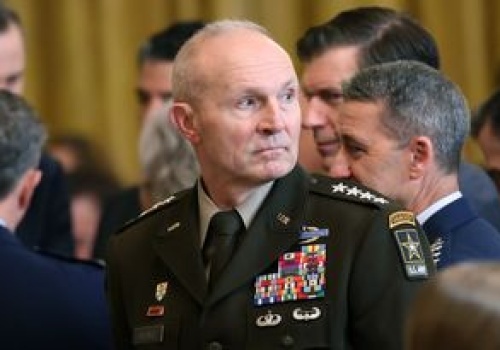 Trzęsienie w armii USA? Media: Hegseth chce dymisji generała