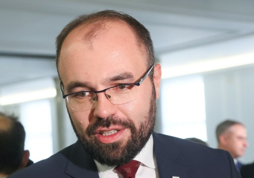 Zawieszony poseł PiS odpowiada na zarzuty i spekulacje