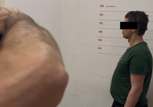 Policjant obezwładnił agresora na Placu Konstytucji