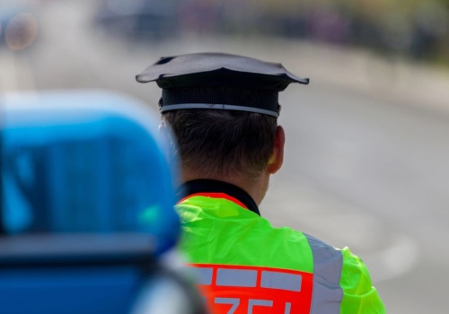 Wypadek w Niemczech. Dwie osoby ranne, Polak próbował wprowadzić policję w błąd