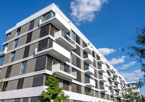 Już 10% firm proponuje pracownikom mieszkanie przy podjęciu pracy. Czy oferty również dla Polaków?