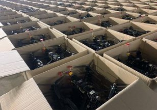 Nasilają uderzenia. Przenieśli ataki w głąb państw