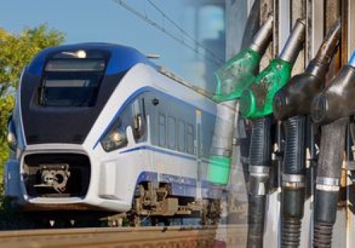 Samochód czy pociąg? Sprawdzamy koszty podróży na Wielkanoc