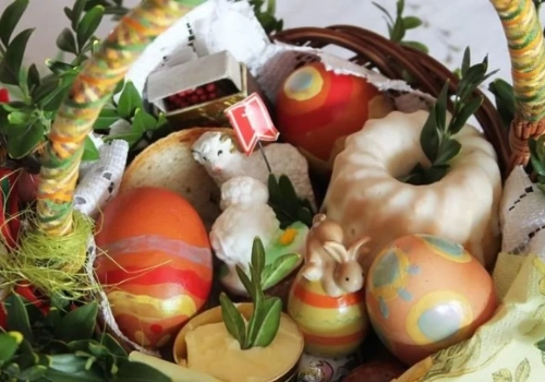 Święcenie pokarmów na wielkanocny stół w kościołach w Ciechanowie i Glinojecku