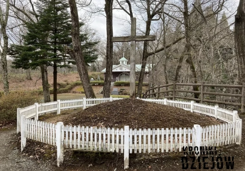 W japońskiej wiosce pokazują grób Jezusa. Co roku przyjeżdżają tam tysiące turystów