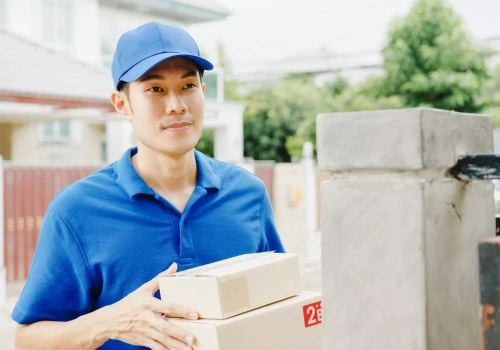 Chiński gigant logistyczny może wejść do Polski. Rynek kurierski pod presją