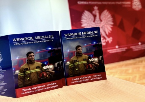 Wsparcie medialne strażaka. Powstał wyjątkowy poradnik