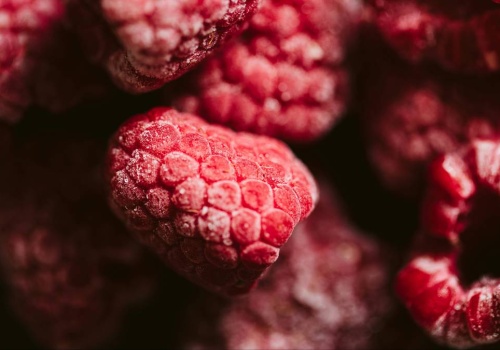 Groźna bakteria w mrożonych owocach. GIS ostrzega