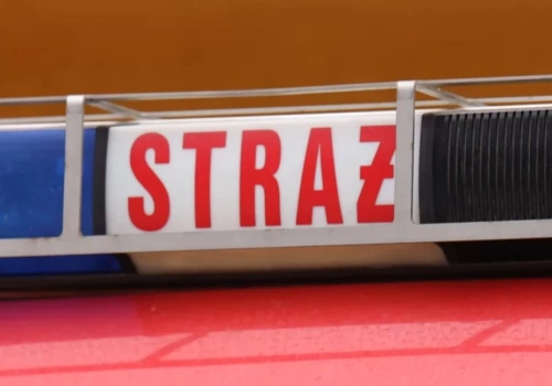 Pożar przewodu kominowego przeniósł się na dach budynku w Wysokiem Mazowieckiem