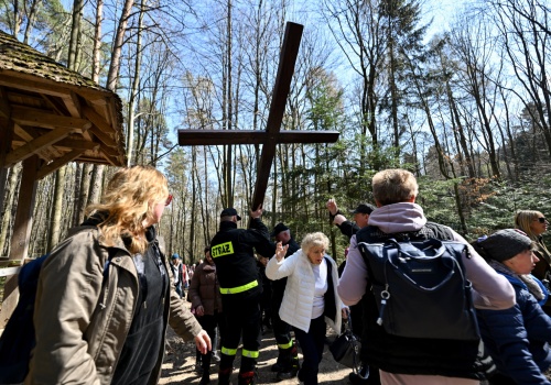 Świętokrzyska Droga Krzyżowa z Nowej Słupi na Święty Krzyż