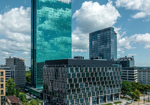 Przygotowania do rozbiórki biurowca Intraco