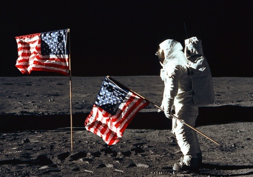 Amerykanie wracają na Księżyc, a świat wraca do kosmicznego wyścigu