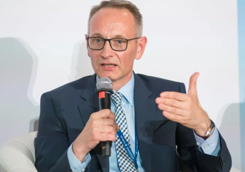 Gen. Gielerak wkłada kij w mrowisko? „Może w limitach w diagnostyce nie chodzi tylko o koszty?”