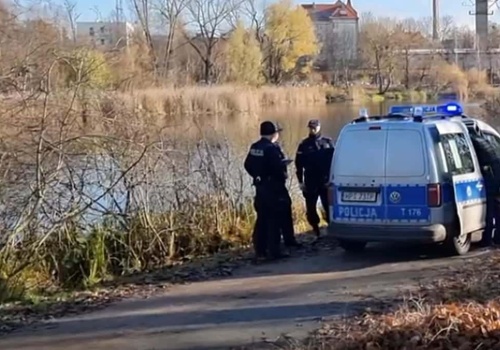 34-latek z nożem rzucił się na ratowników nad Jeziorem Długim w Olsztynie