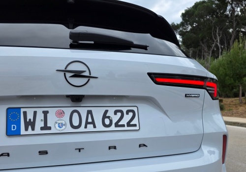 Rekordowa akcja serwisowa. 700 tys. hybryd z ryzykiem pożaru