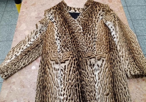 Futro z ocelota i kurtki z węża. Nielegalne “skarby” na polsko-ukraińskiej granicy