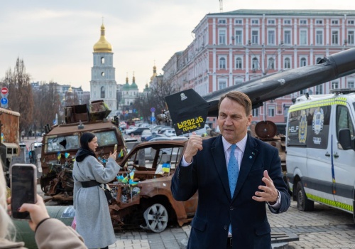 Radosław Sikorski na spotkaniu unijnych szefów dyplomacji w Kijowie. Dalsze wsparcie Wspólnoty dla Ukrainy