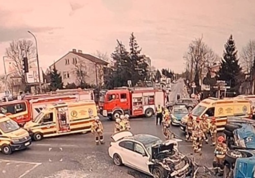 Poważny wypadek autobusu miejskiego w Markach. Są ranni