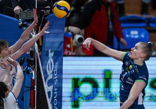 Siatkarski półfinał rozstrzygnięty w trzech setach! Szybki mecz w Rzeszowie