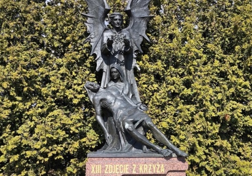 Golgota Beskidów: Stacja XIII – Zdjęcie z krzyża