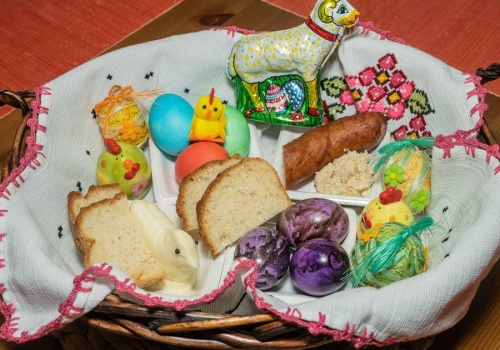 Kiedy można zjeść święcone jedzenie z koszyczka? Wielu Polaków popełnia błąd