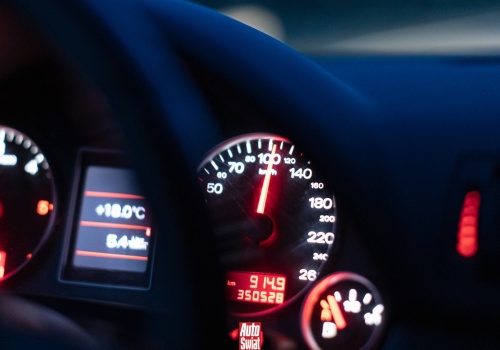 Ciągle tak jeździsz w nocy? Ten przepis nie obowiązuje prawie od pięciu lat