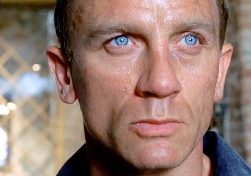 Najlepszy Bond z Danielem Craigiem poleci w TVP. Wciąż nie ma sobie równych