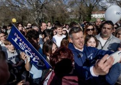 Rekordowa liczba Węgrów zagłosuje za granicą. Opozycja może zyskać