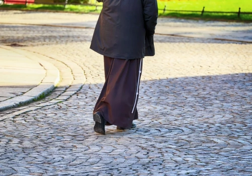 „Widział ksiądz kobietę nago”? Znany kapłan dostał zaskakujące pytanie, tak odpowiedział