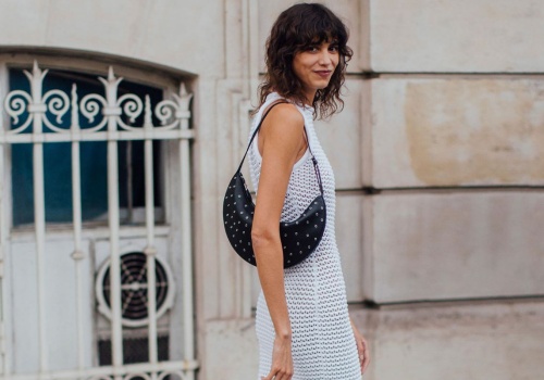 Białe sukienki to must have na wiosnę i lato. Ta z H&M - przepiękna, w Reserved i Mohito też śliczne