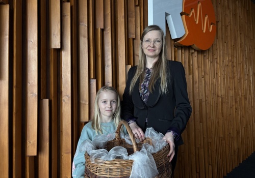 Polska tradycja wysyłania świątecznych kartek umiera. Zwyczaj starają się podtrzymywać lokalne szkoły