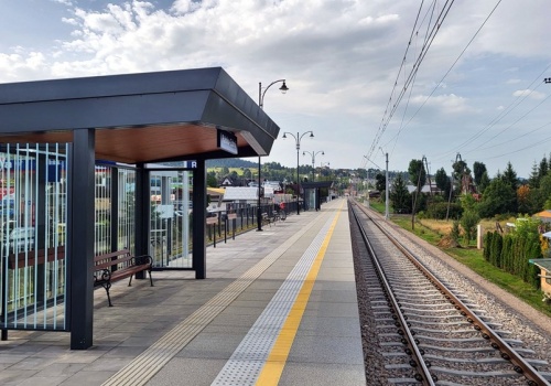 Małopolskie: Mieszkańcy Rabki-Zdroju muszą na nowo przyzwyczaić się do pociągów