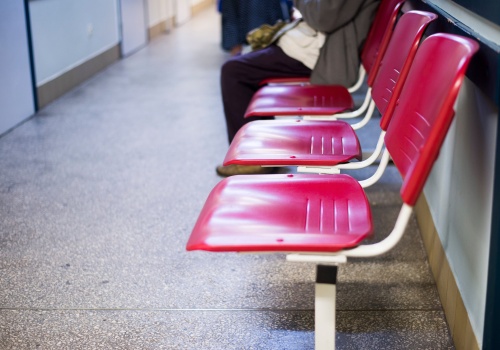 Bezwzględna zasada w przychodni. Pracownik rejestracji nie może odmówić