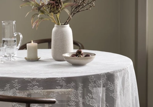Koronkowy obrus już nie retro. Polacy znów go pokochali