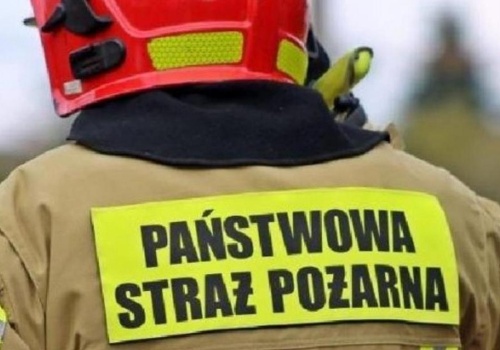 PILNE: Duży pożar w Witkowie! Strażacy walczą z ogniem w stolarni