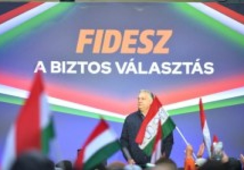 Rekordowa liczba Węgrów zagłosuje za granicą. Wynik wyborów może zaskoczyć