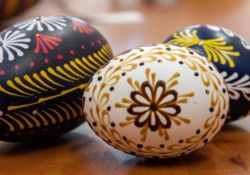 Pisanki wielkanocne w dawnej kulturze. Znaczenie słowiańskich wzorów