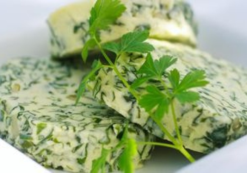 Mieszam z masłem i podaję na Wielkanoc. Do chleba jak znalazł