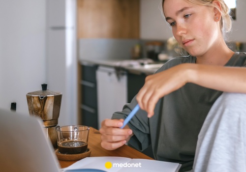 Wolisz spotkanie online niż wyjść z domu? Psycholożka: jeden efekt